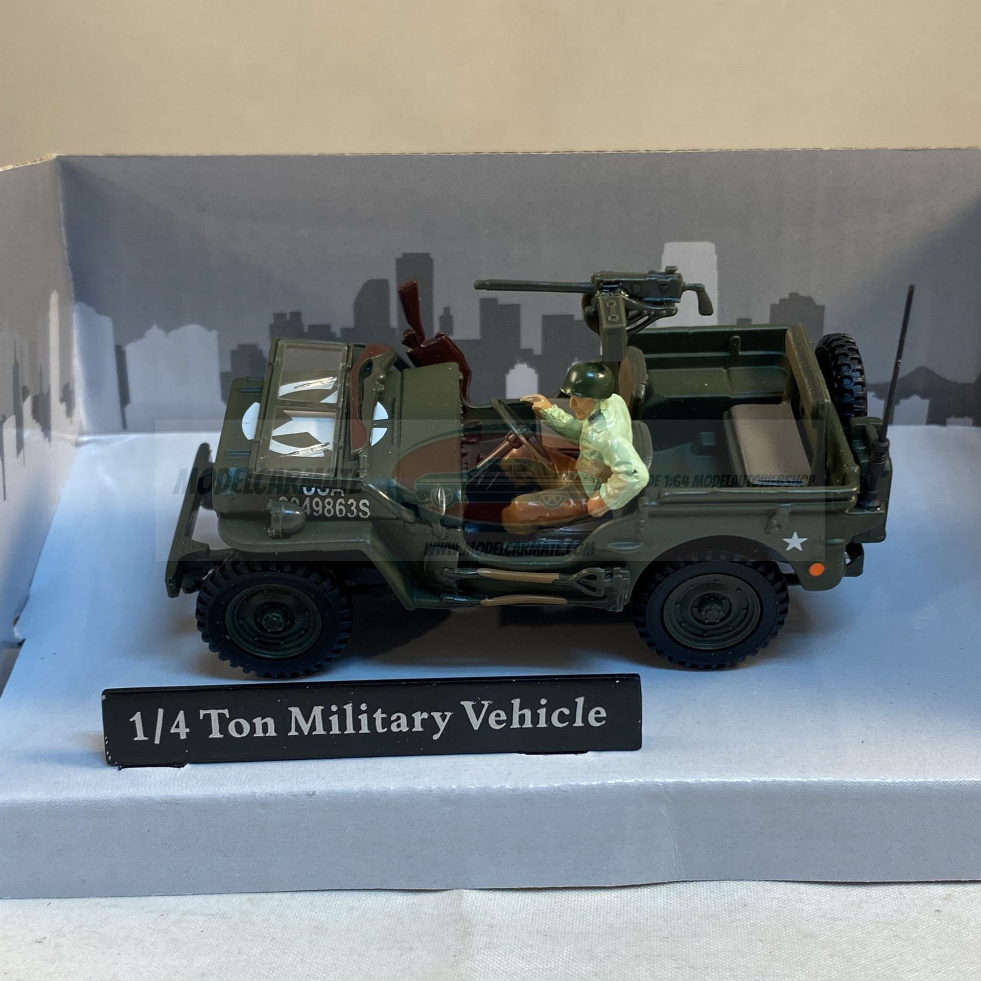 Cararama Jeep Willys 4X4 W Open Top + Gun & Man - 1:43