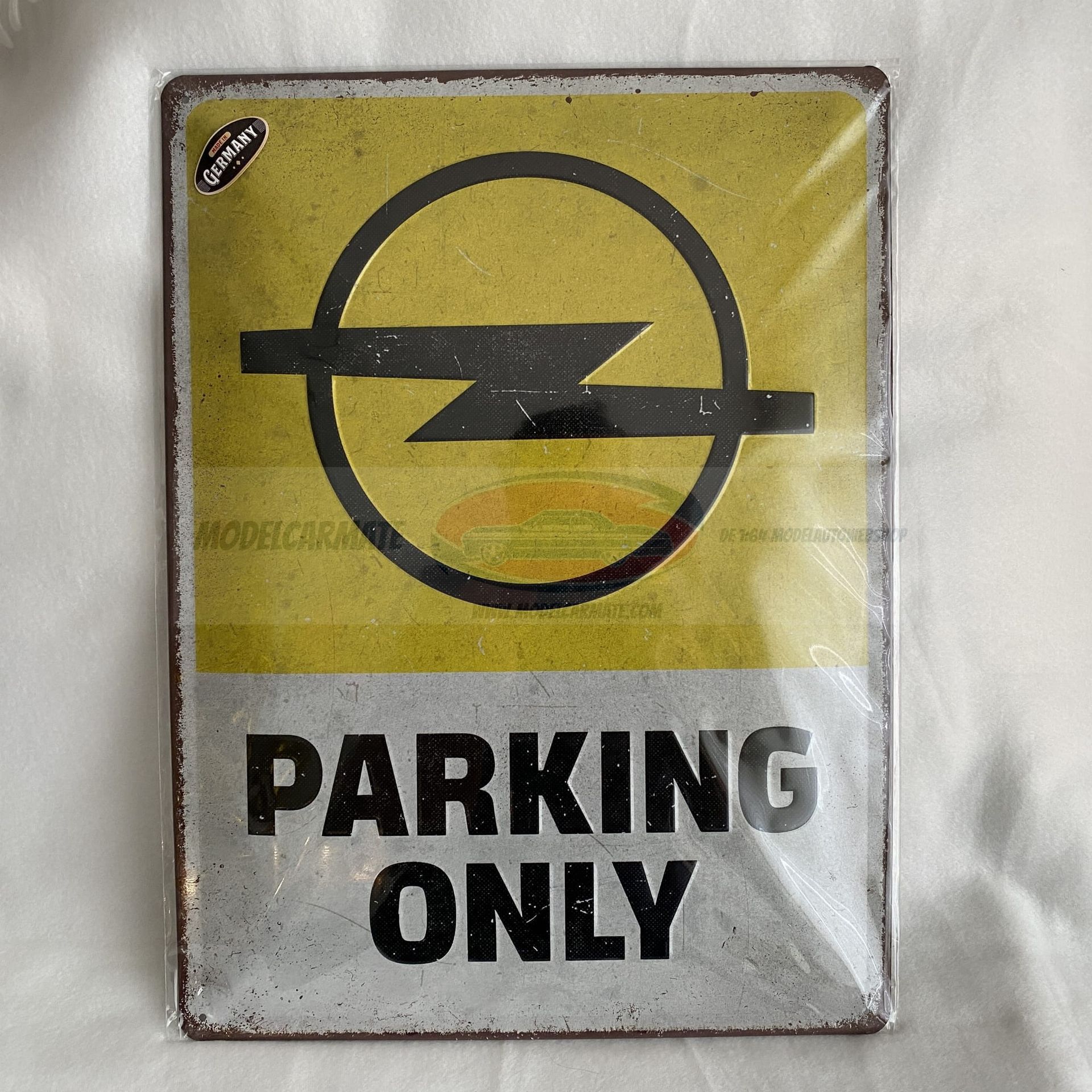 Parcheggio riservato ai veicoli Opel - Cartello metallico da parete