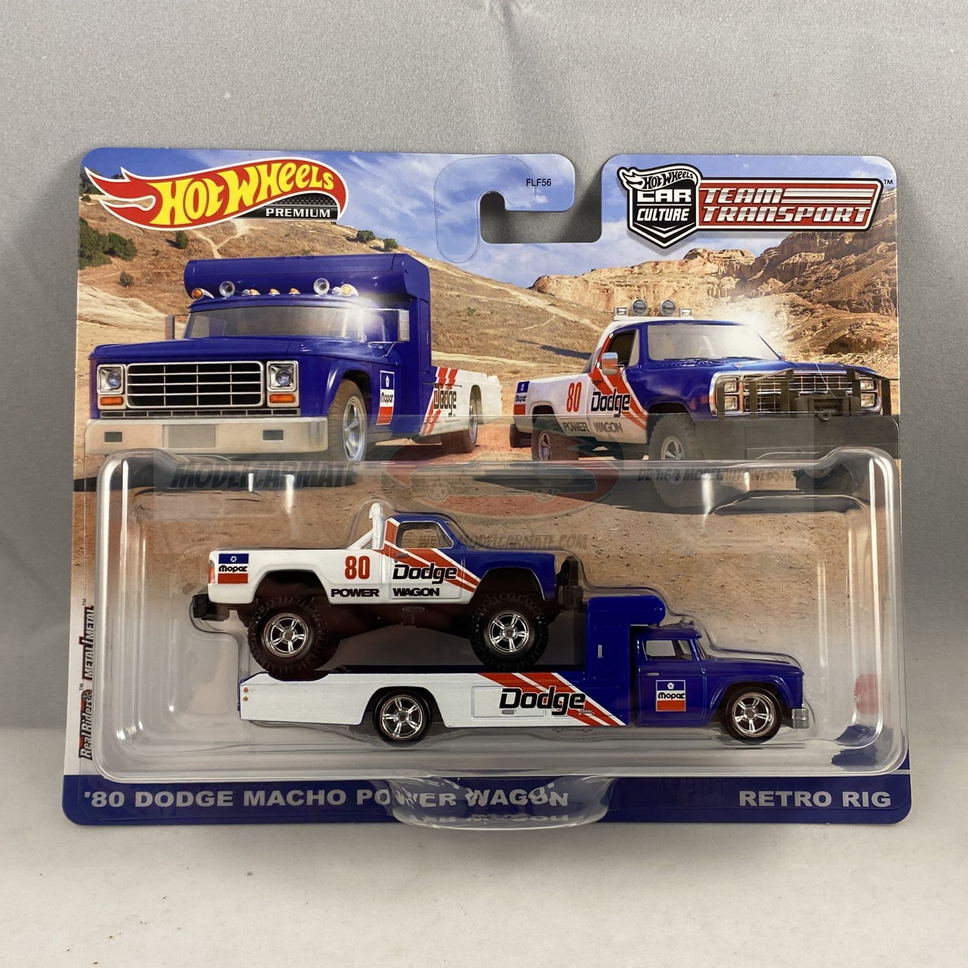 Hot Wheels '80 Dodge Macho Power Wagon Retro Rig speelgoedauto in verpakking. Blauw-witte kleuren.