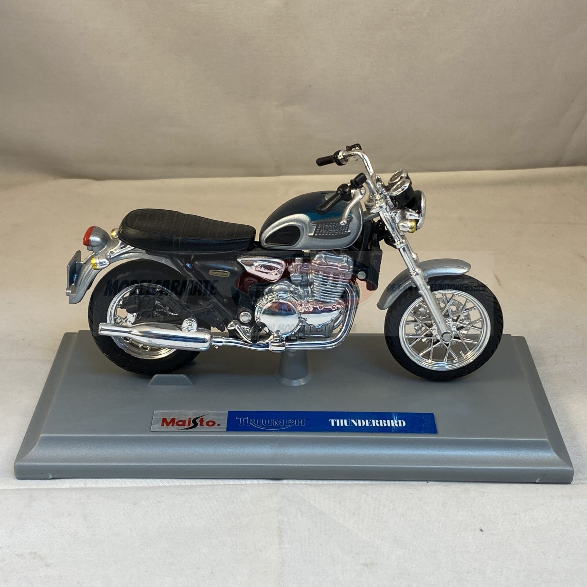 Maisto Triumph Thunderbird