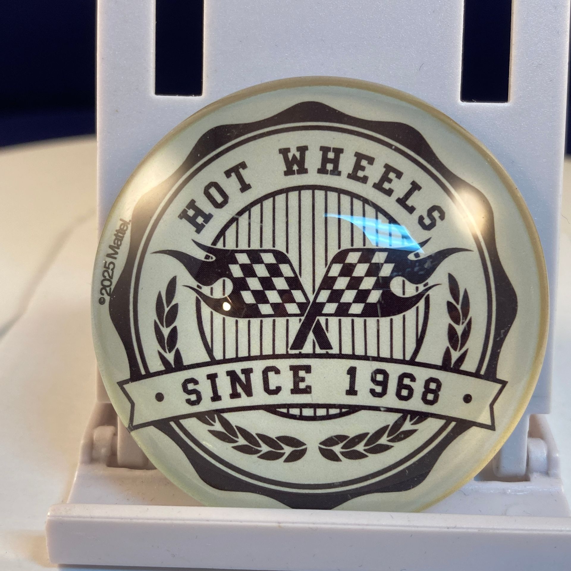 Hot Wheels Glazen Magneet Rond - *Hot Wheels Since 1968*