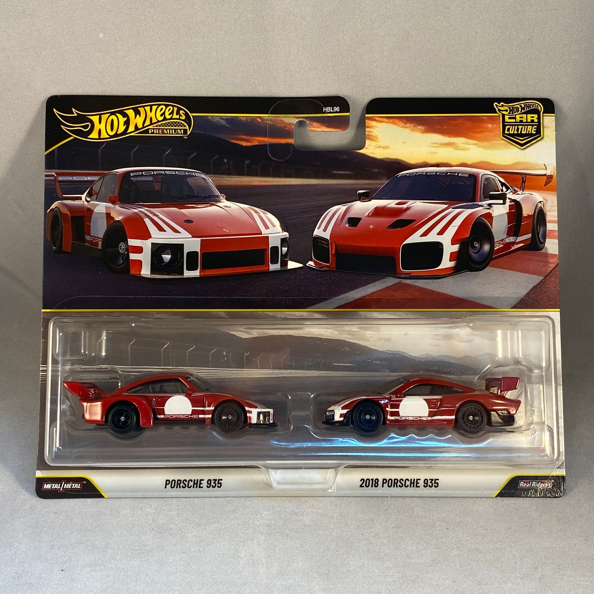 Hot Wheels Premium 2 Pack - Porsche 935 - 2018 Porsche 935