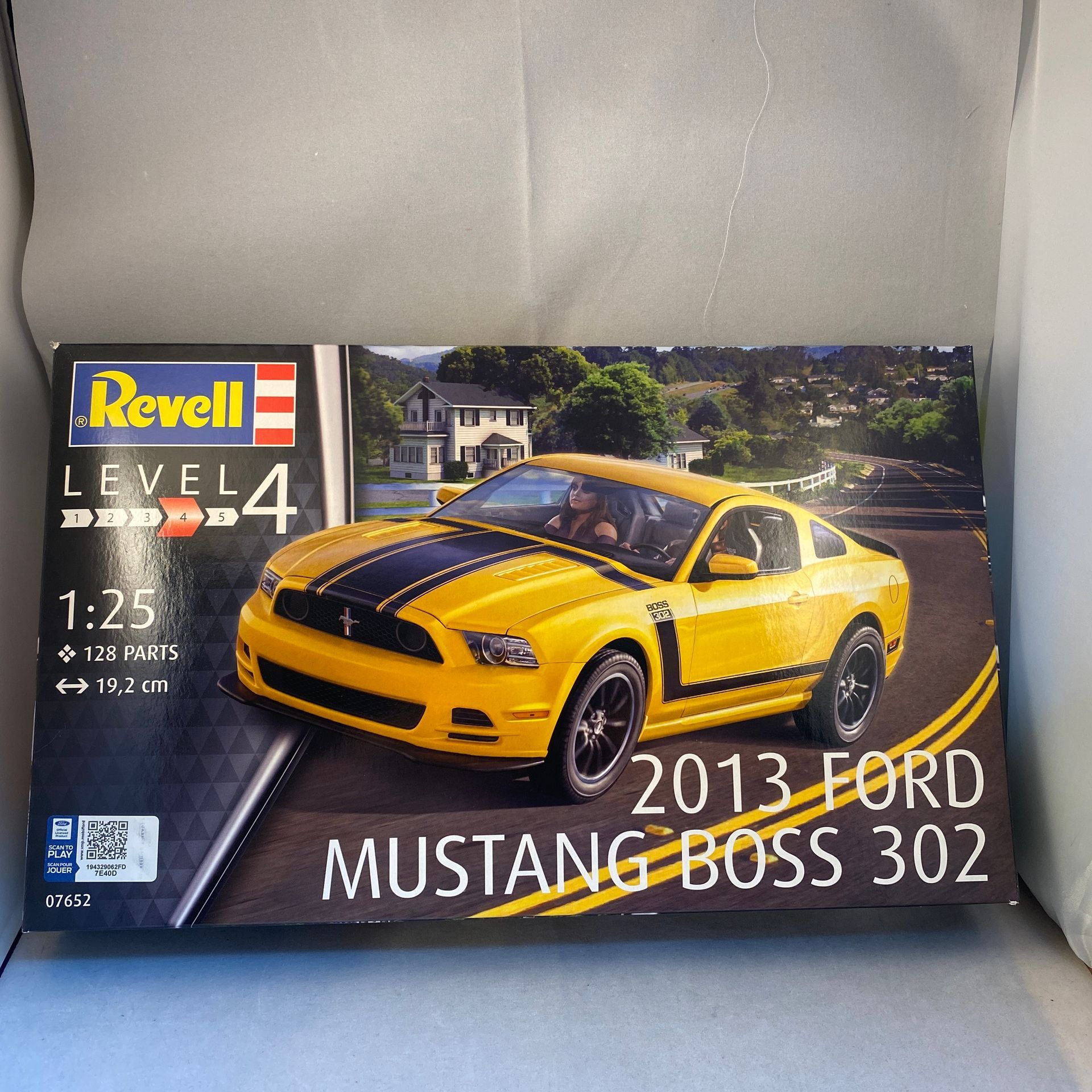 Revell - 2013 Ford Mustang Boss 302 - 1:24 - Modelkit
