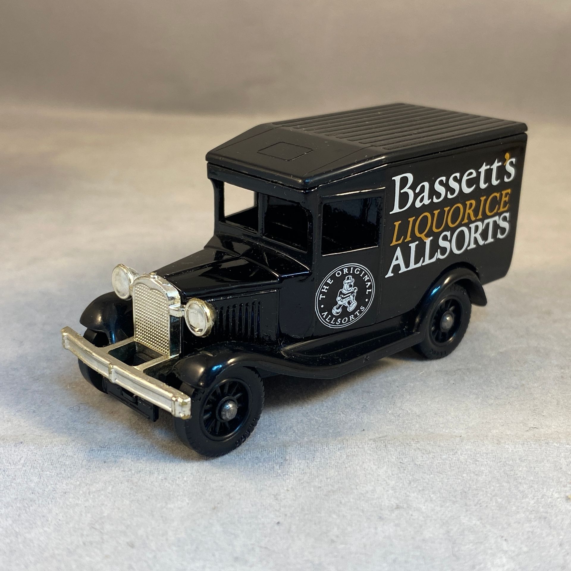 Lledo Days Gone -  Bassett’s Liquorice Allsorts - 1934 Model A Ford