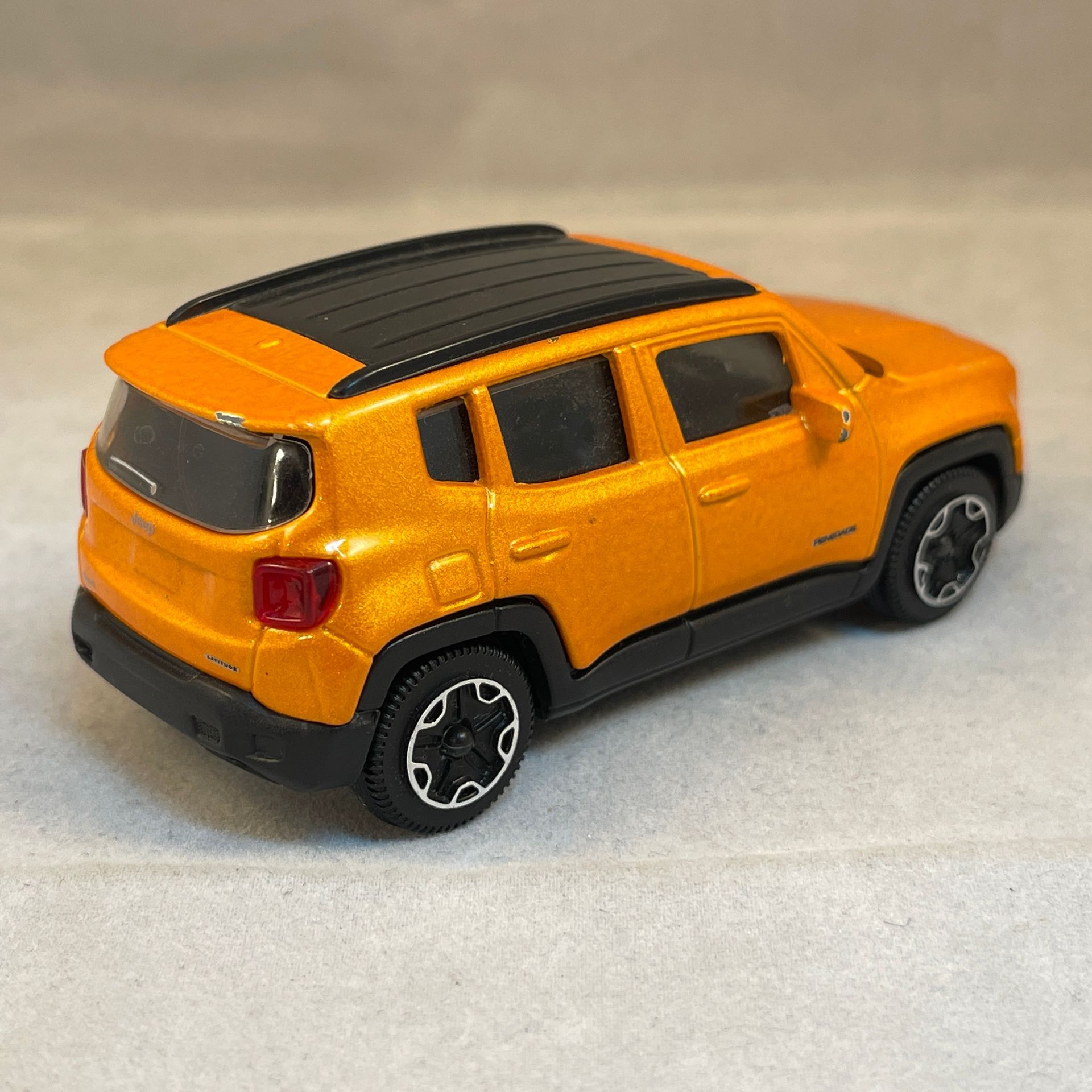 Bburago 2017 Jeep Renegade