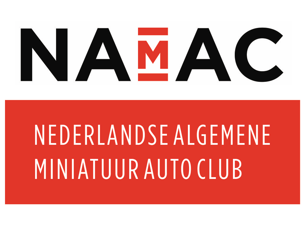 Logo van de Nederlandse Algemene Miniatuur Auto Club: zwarte tekst NAMAC met een rode rechthoek en tekst eronder.