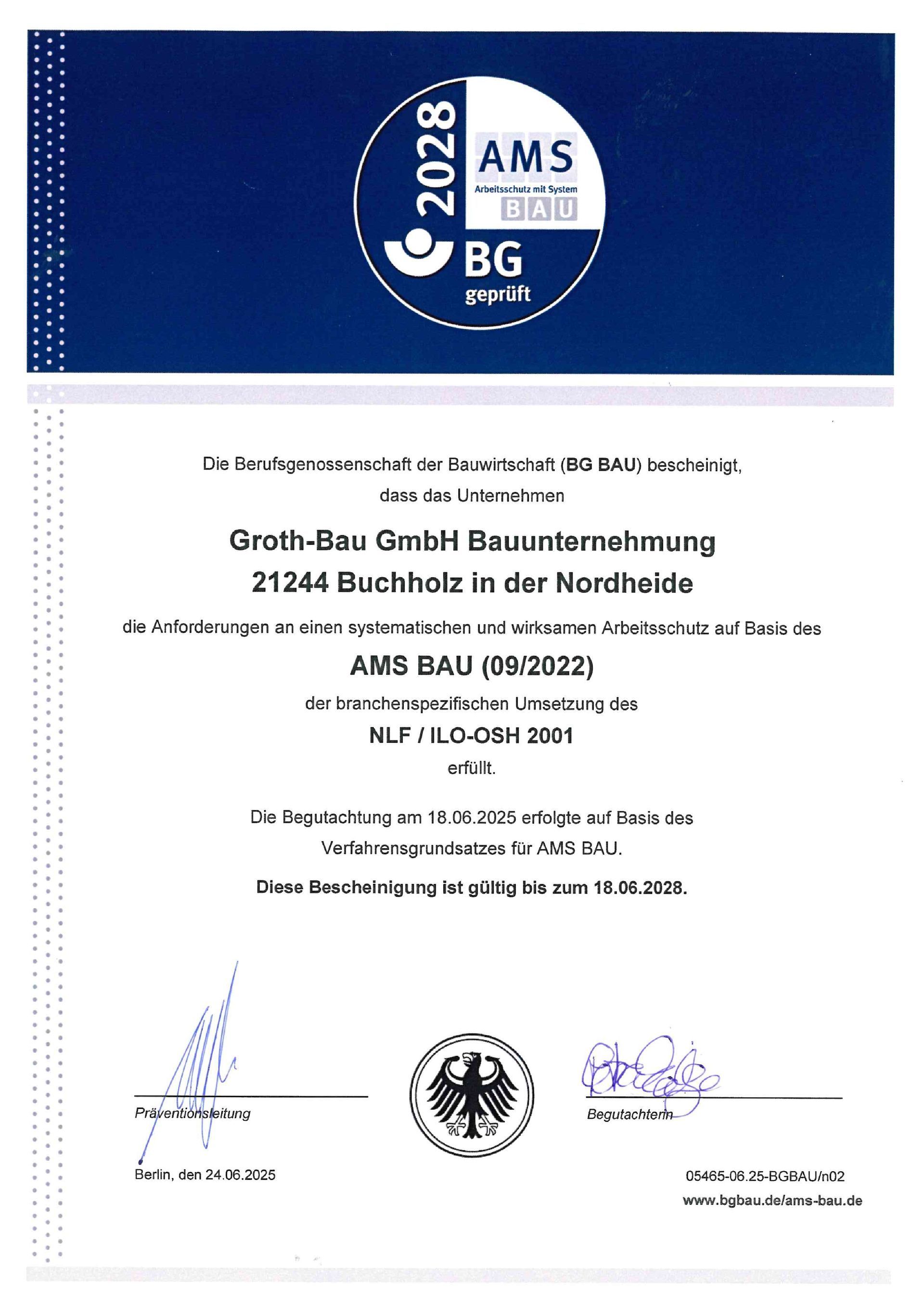 Blau-weißes AMS-Zertifikat mit deutschem Text und offiziellen Siegeln, unten unterschrieben.