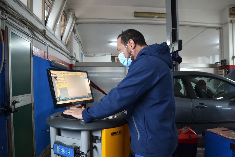 Autofficina e Centro Revisioni Lombardo Giuseppe - Meccanico Palermo