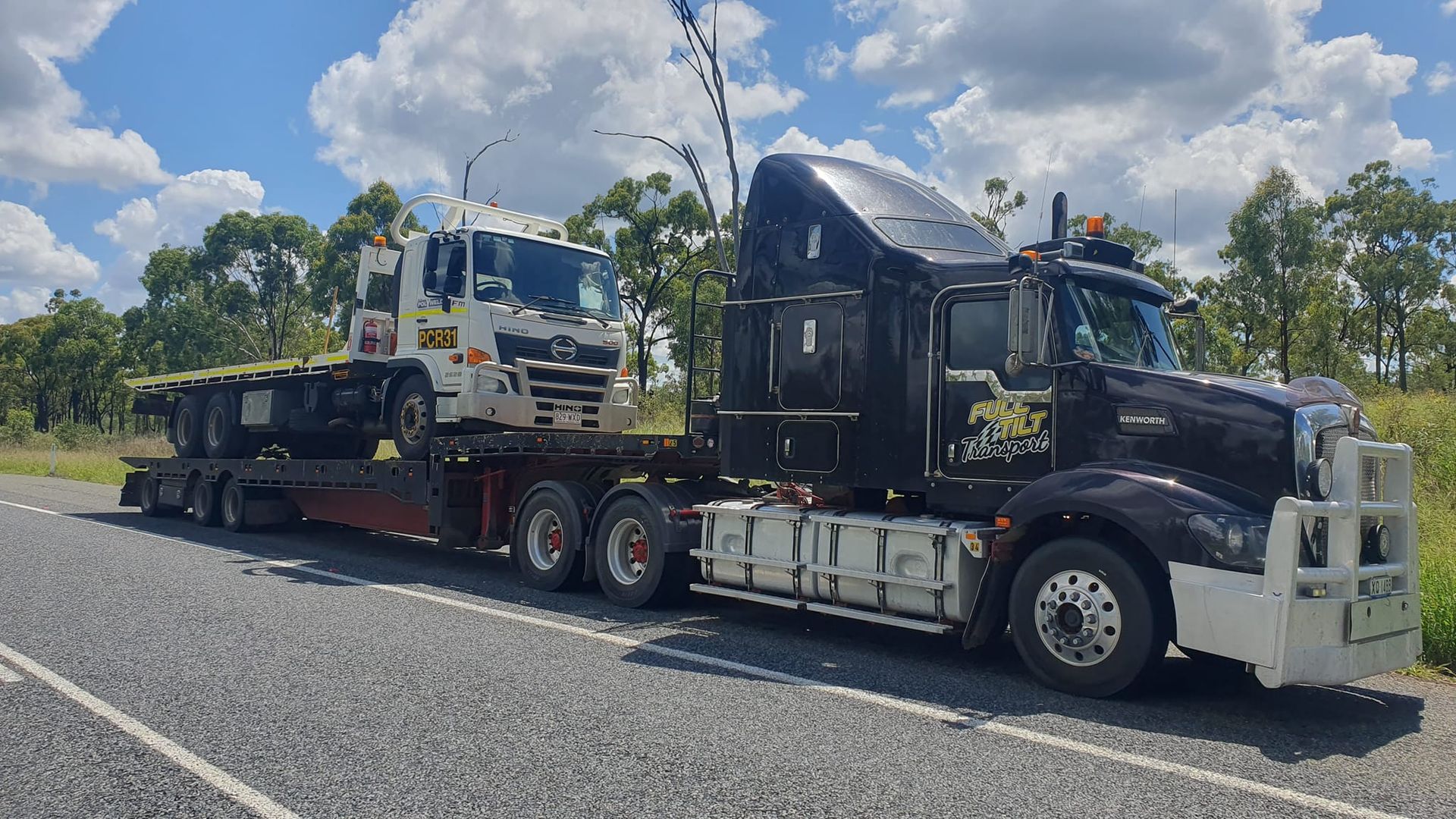 T604 Kenworth Side