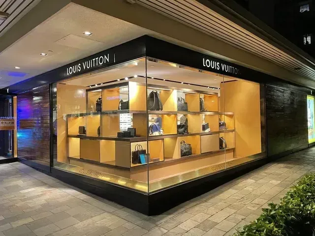 Whalers Village Louis Vuitton - Puunene, HI - Island Commercial Doors & Windows, LLC