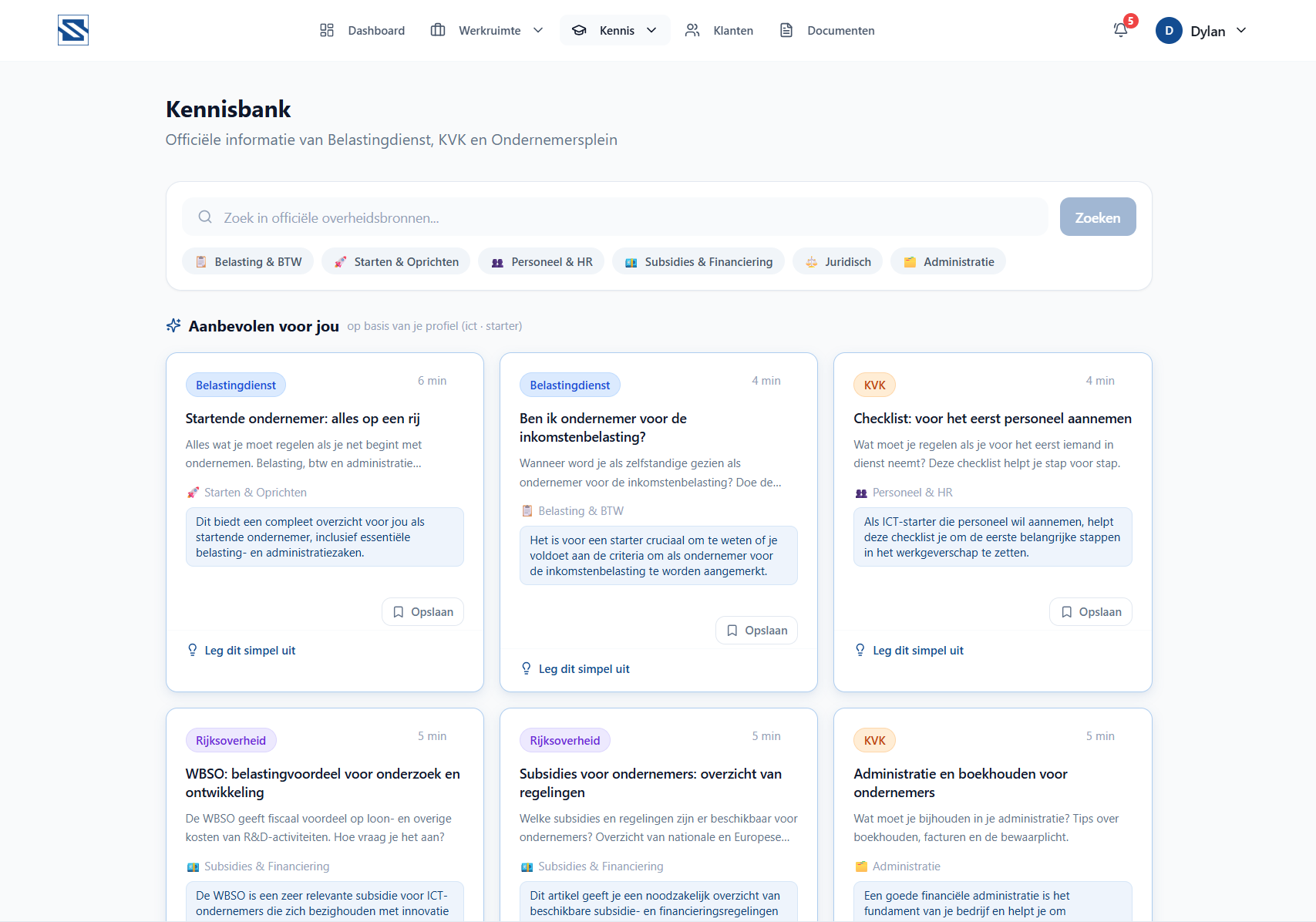 Een dashboard met een licht thema, waarin een raster van kaartvormige lijsten met filters en een zoekbalk wordt weergegeven.