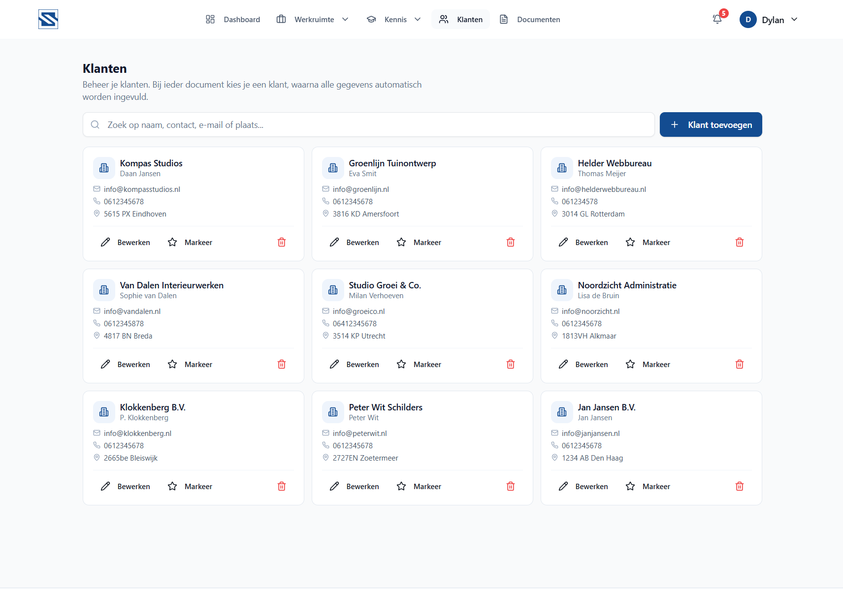 Dashboard met een raster van projectkaarten, inclusief zoekfunctie, filters en een blauwe knop 'Maken'.