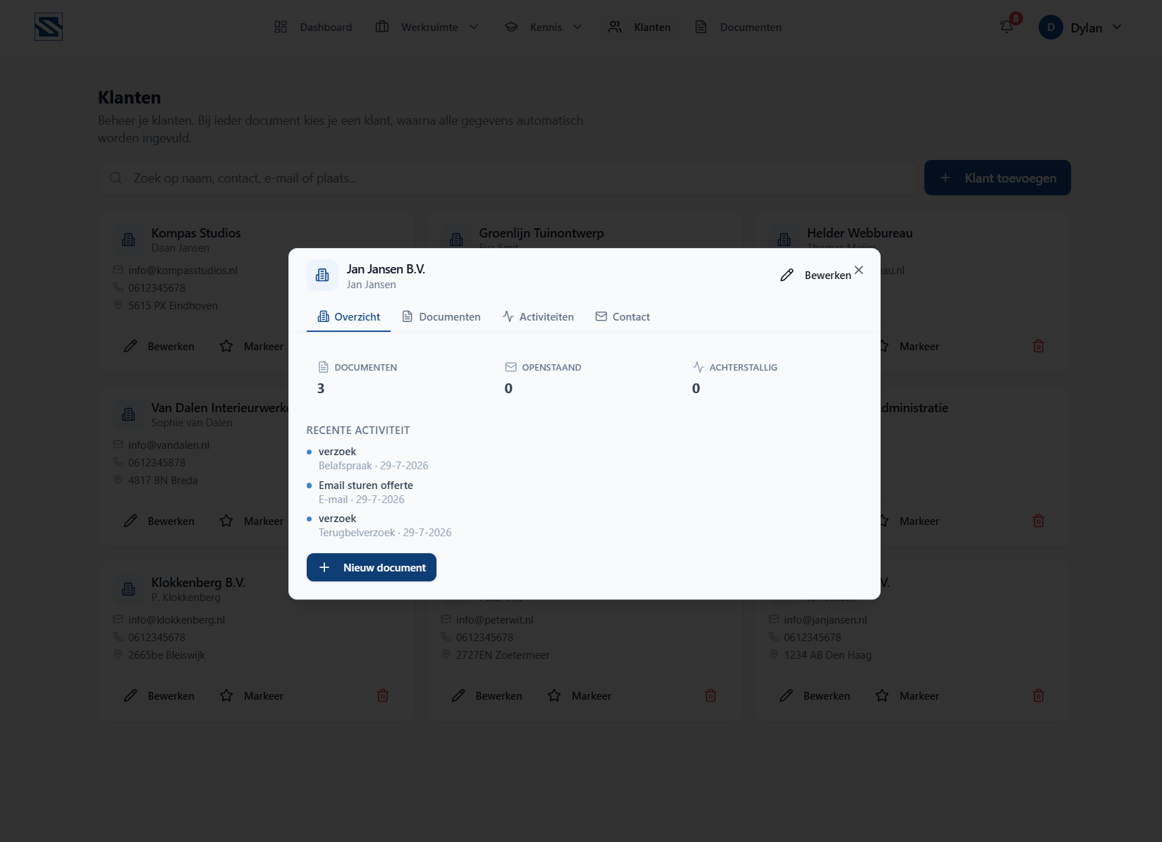 Klantkaart in SmarterStart met documenten, openstaande bedragen, activiteiten en contactgegevens.