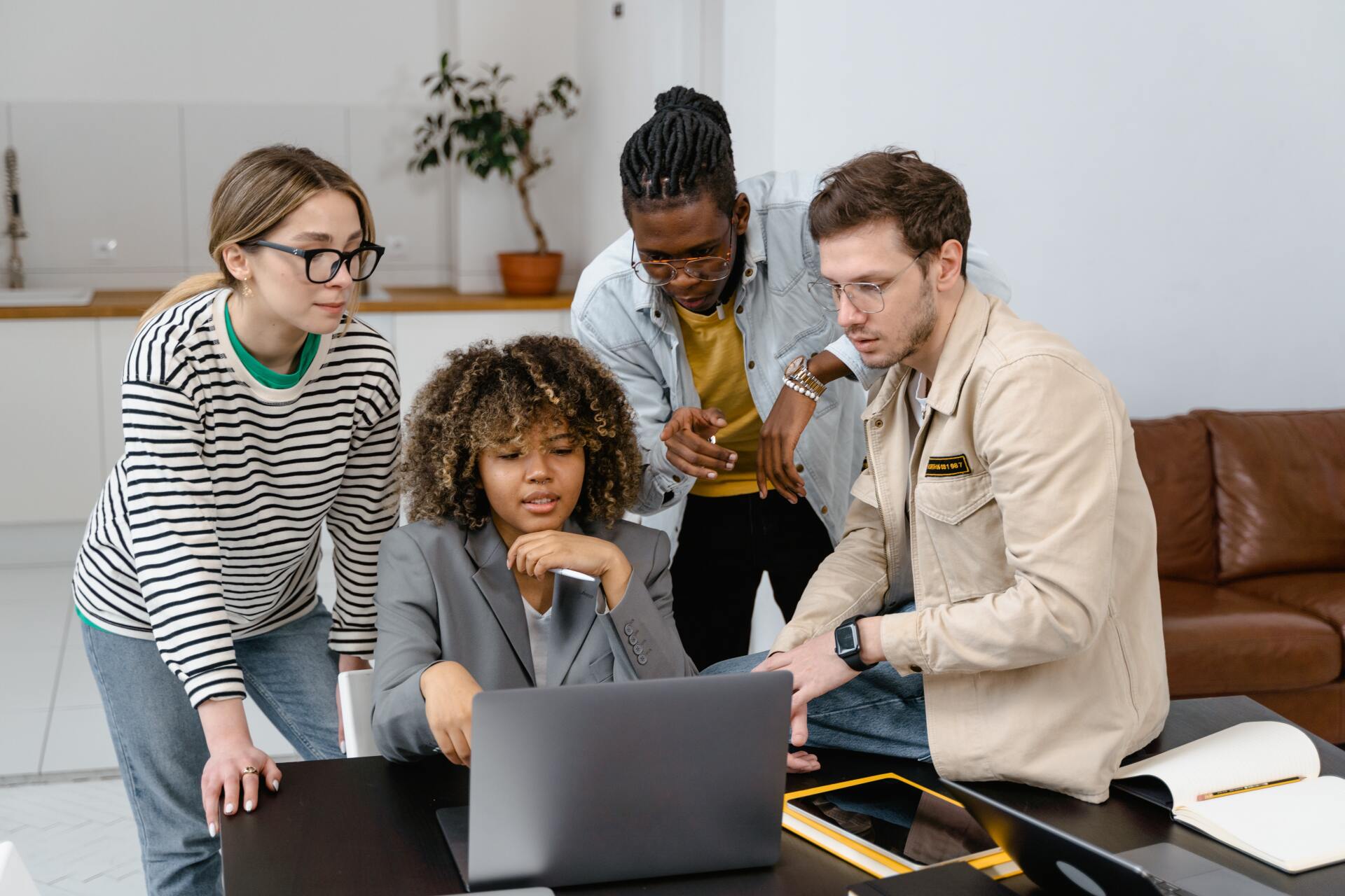 colleagues brainstorming at a meeting