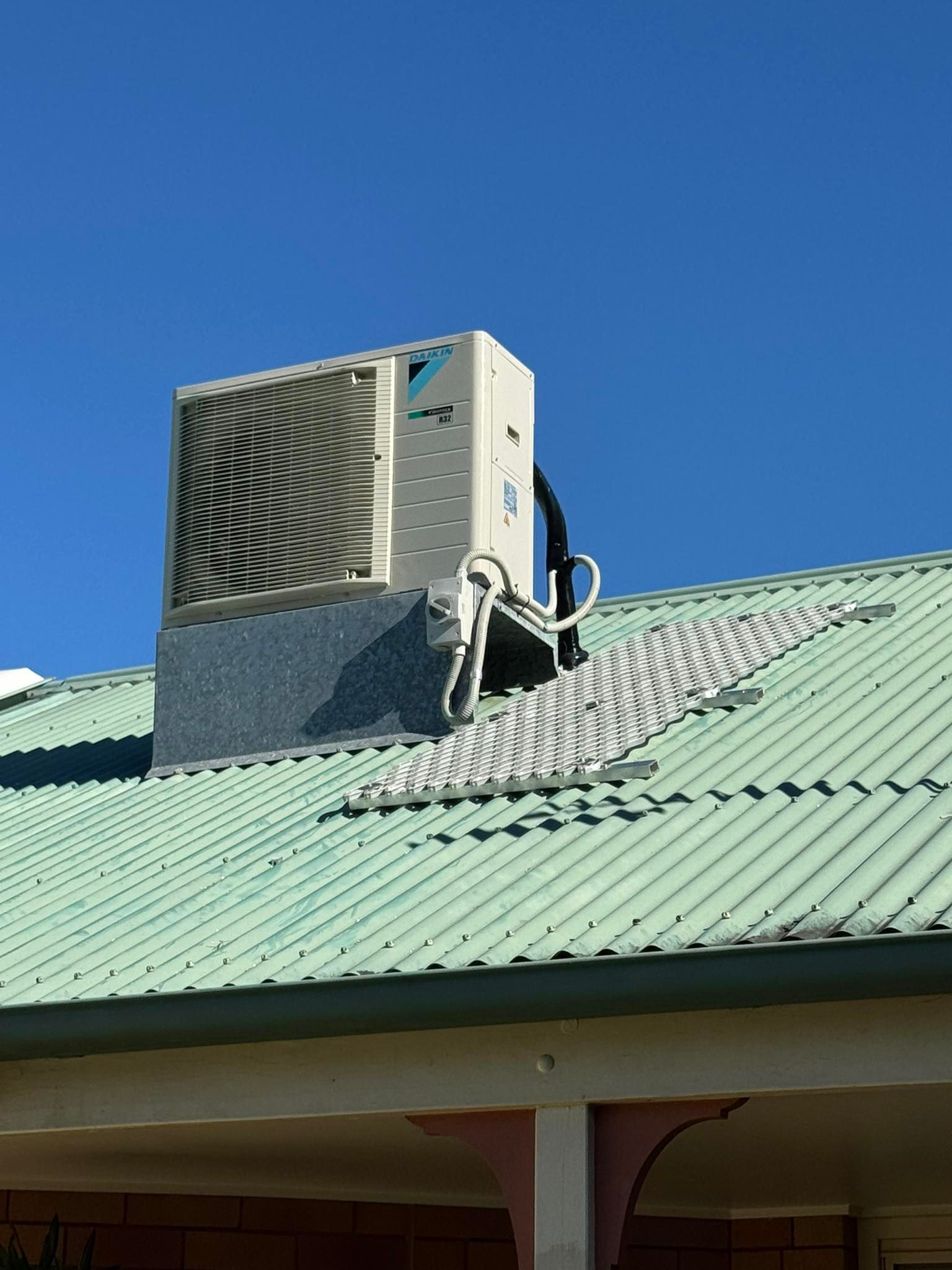 Roof-mounted Air Conditioning Unit — Enterprise Air That's Cool In Woodgate, QLD