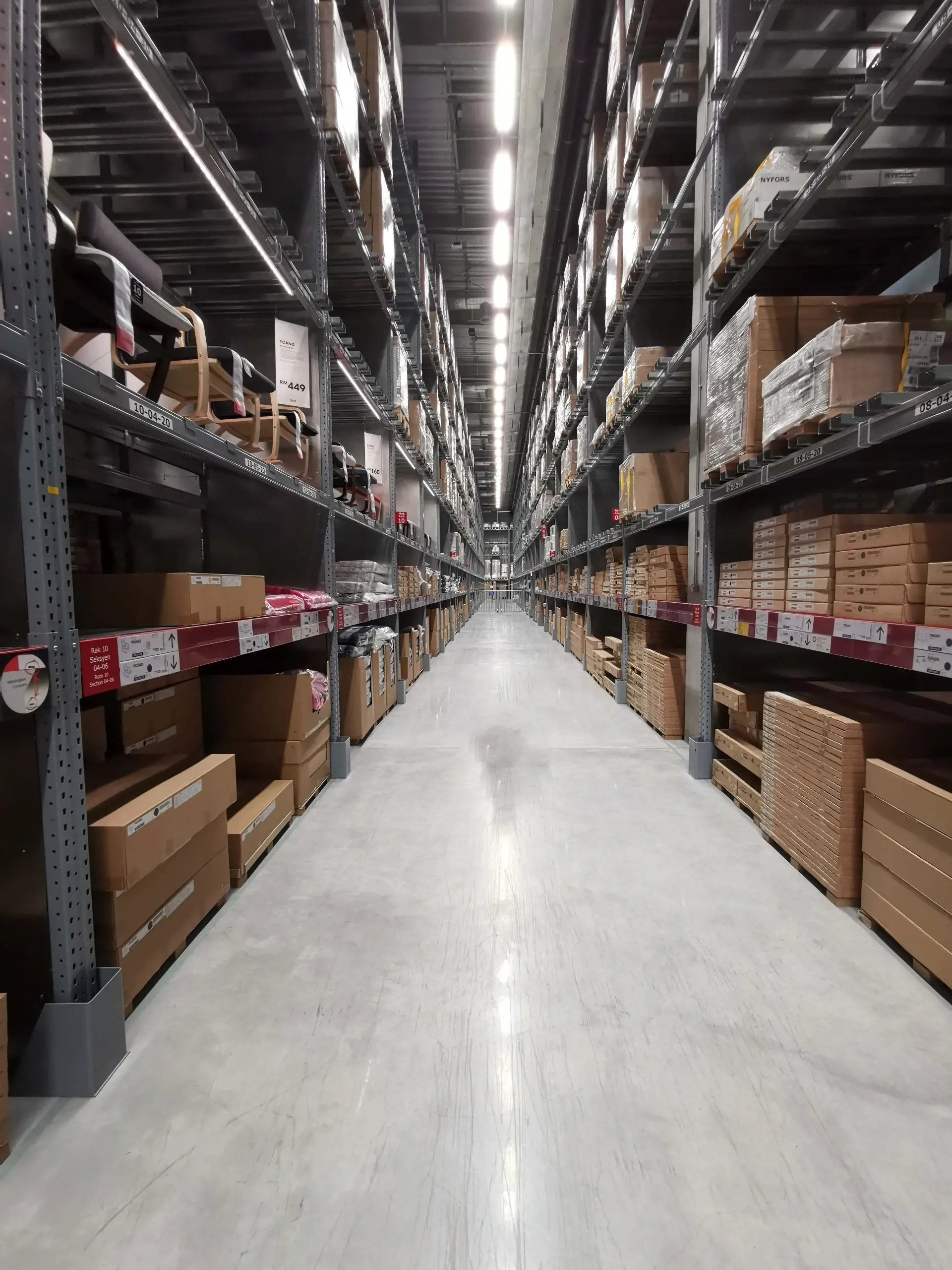 Secure warehouse facilities in Massachusetts offering flexible storage solutions