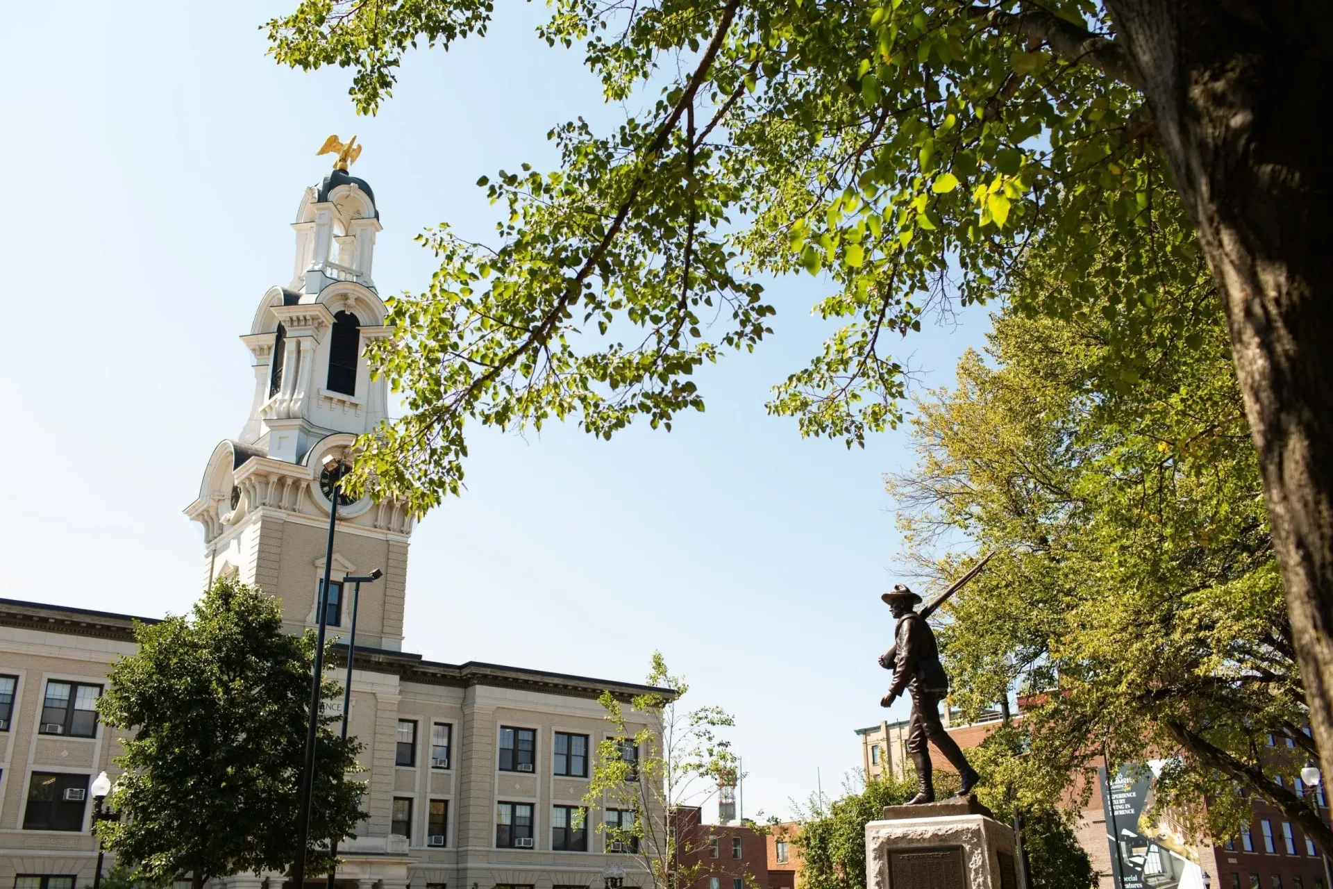 Affordable moving services to Lawrence, MA for new residents.