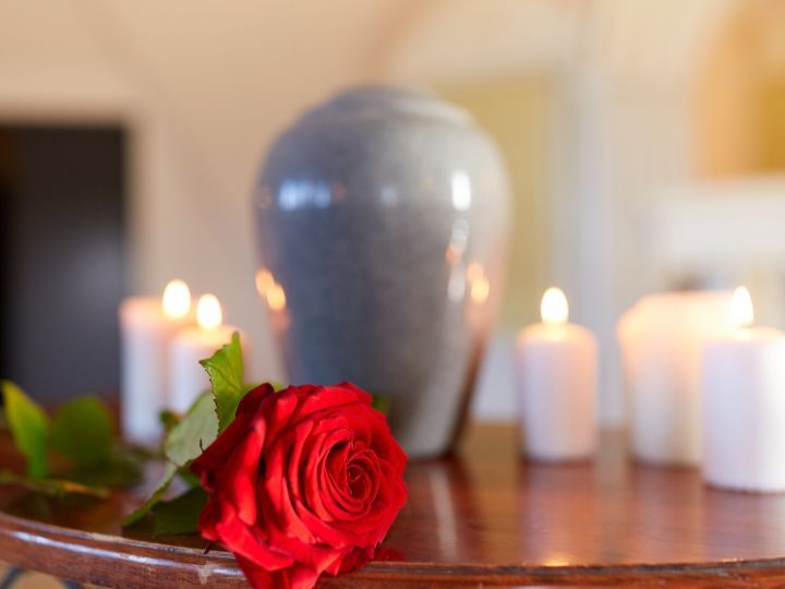 Cremation Urns & Memorial Jewelry