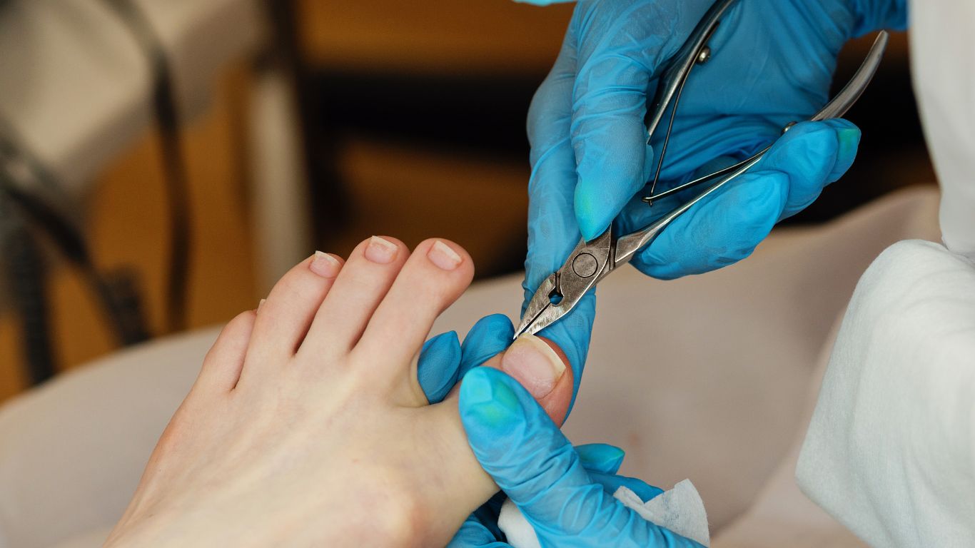 Transforming Foot Care: The Benefits of Mobile Podiatry for Seniors and  Individuals with Limited Mobility