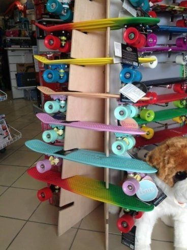 colonna con skateboard per bambini