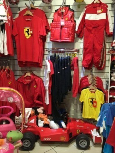 abbigliamento ferrari