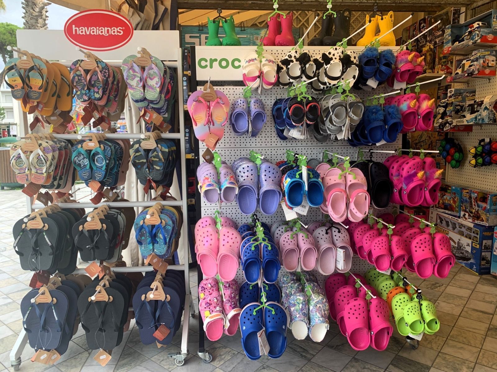 crocs colorate