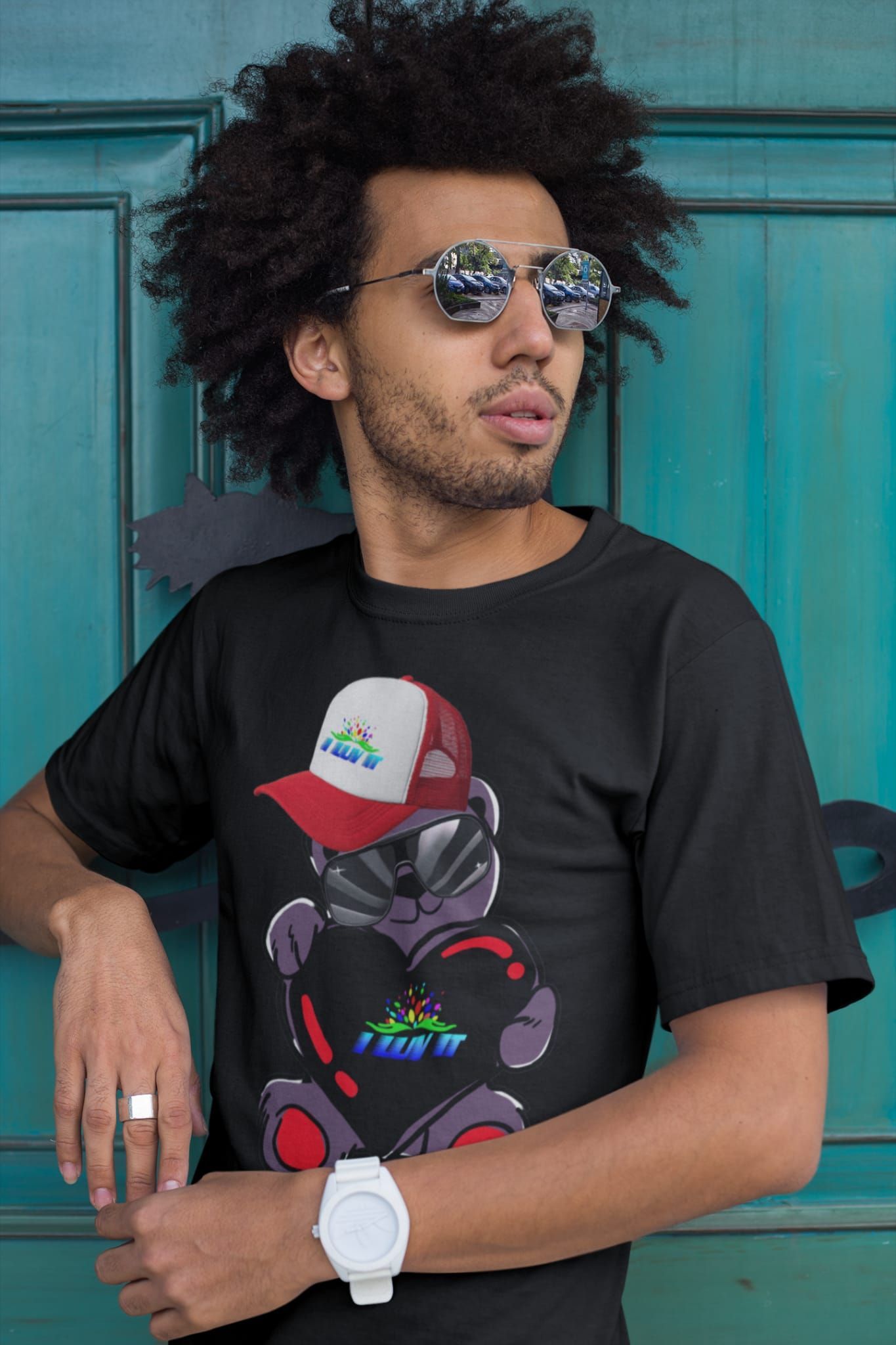 I LUV IT Bear T-Shirt Red hat and glasses