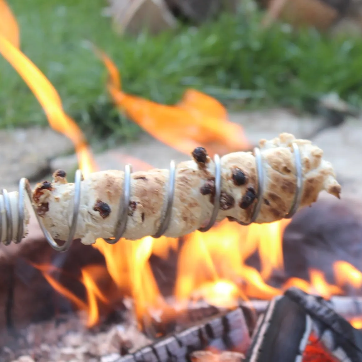 stockbrot mit rosinen