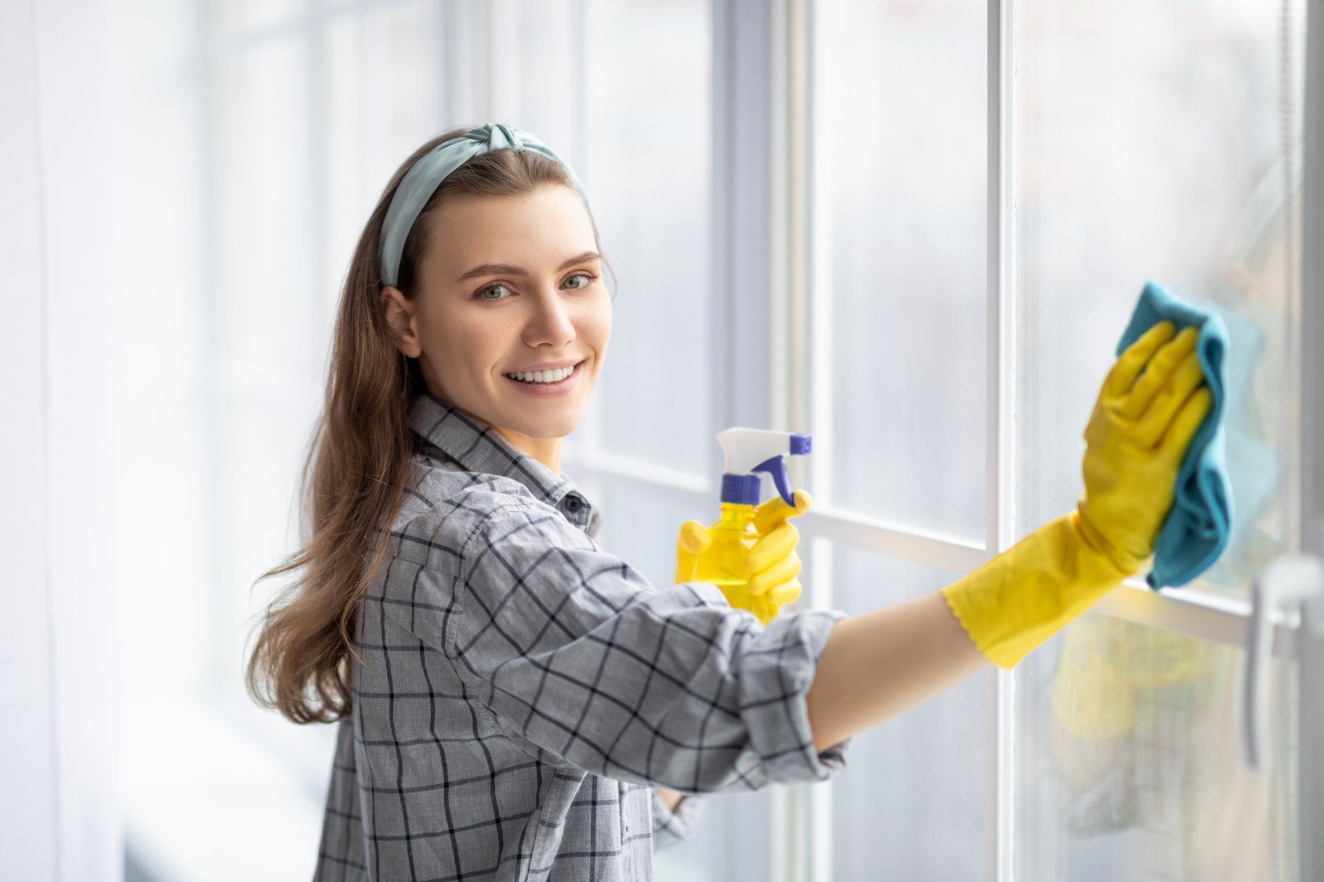 how to clean tinted windows