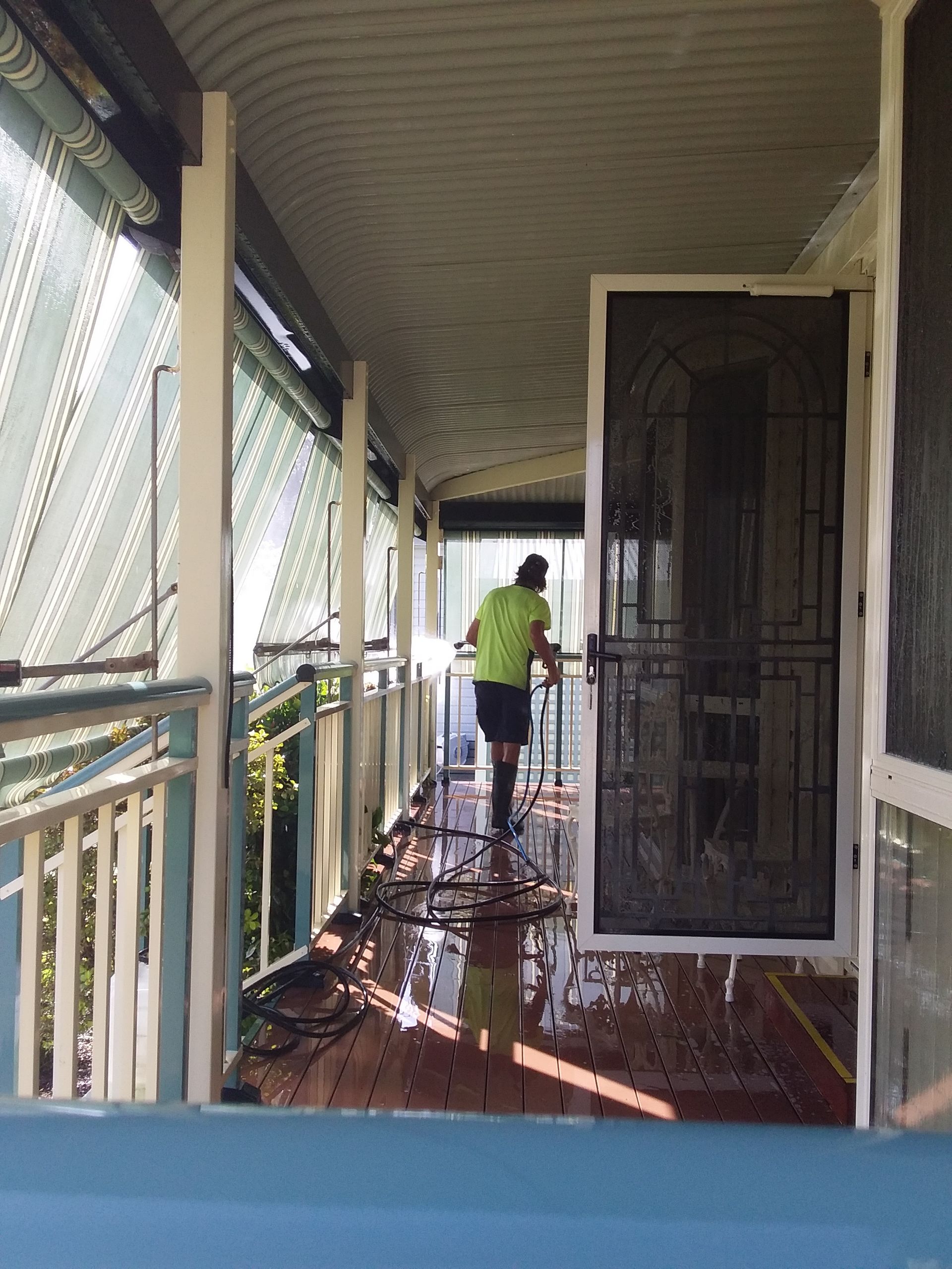 Facade Cleaning with Pressure Washer — Complete Pressure Cleaning in Glen Port Macquarie, NSW