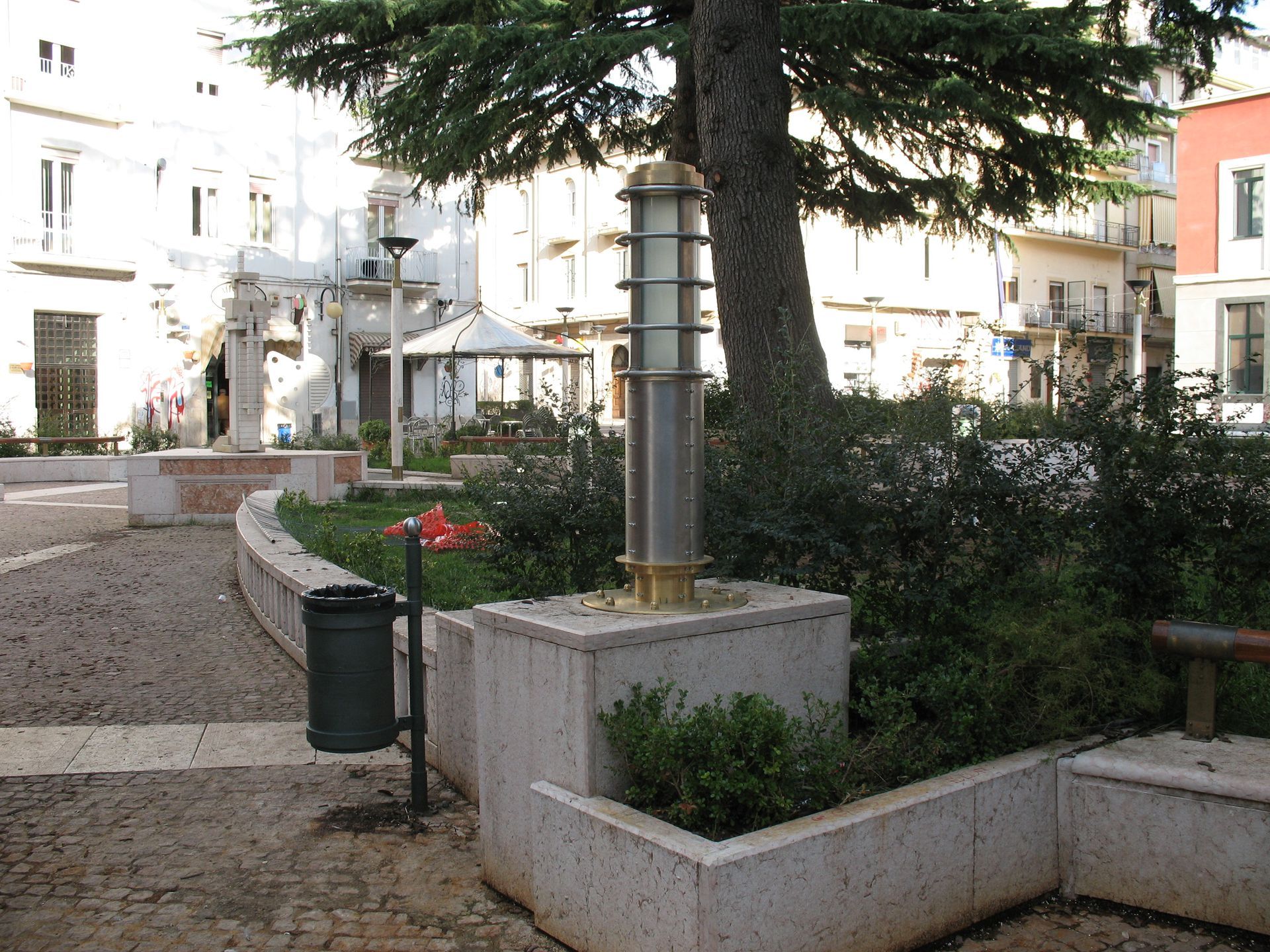 Lampada artigianale in inox con base in ottone