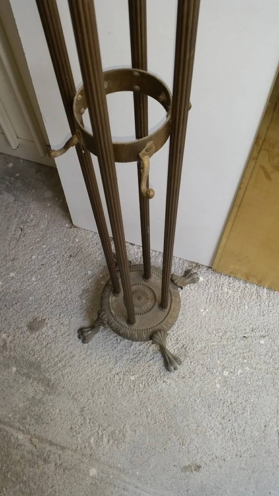 Restauro attaccapanni prima