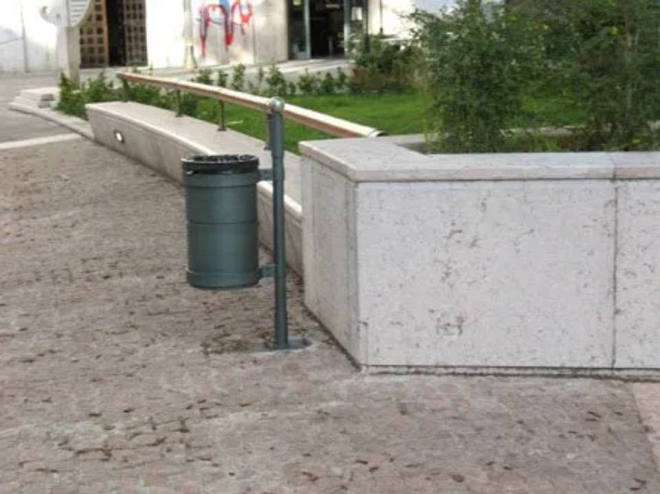 cestino in acciaio