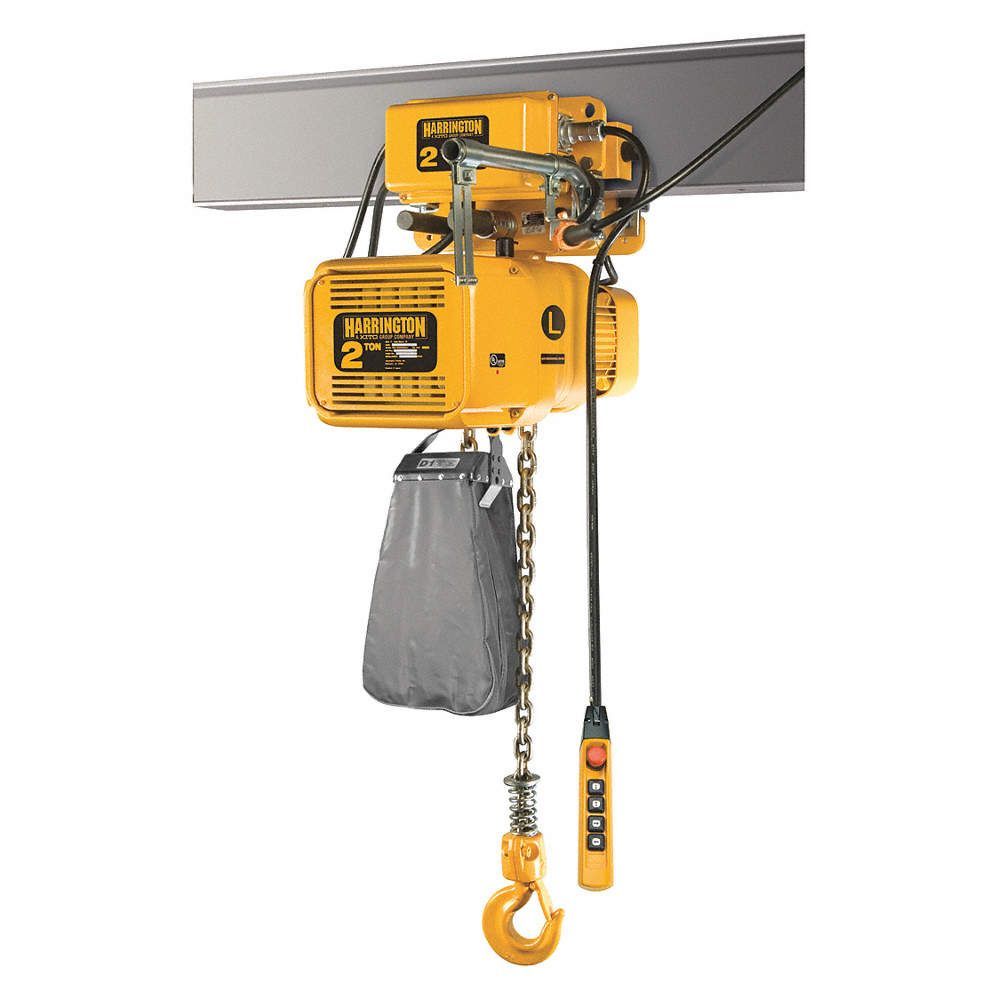 Polipasto eléctrico de cadena de color amarillo colgado de una viga metálica, con mando de control y cadena.