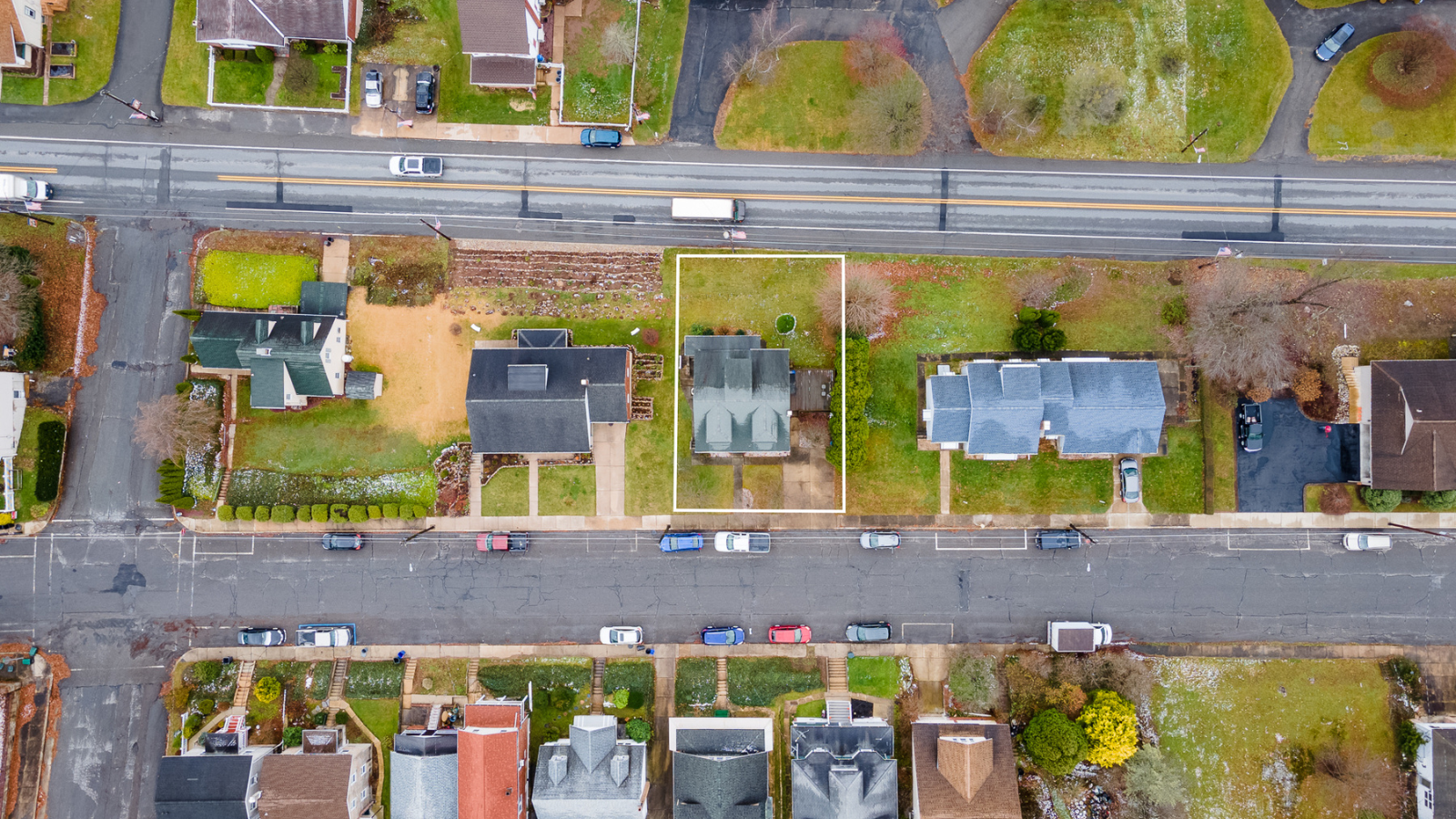 Aerial photo of a neighborhood with lot lining