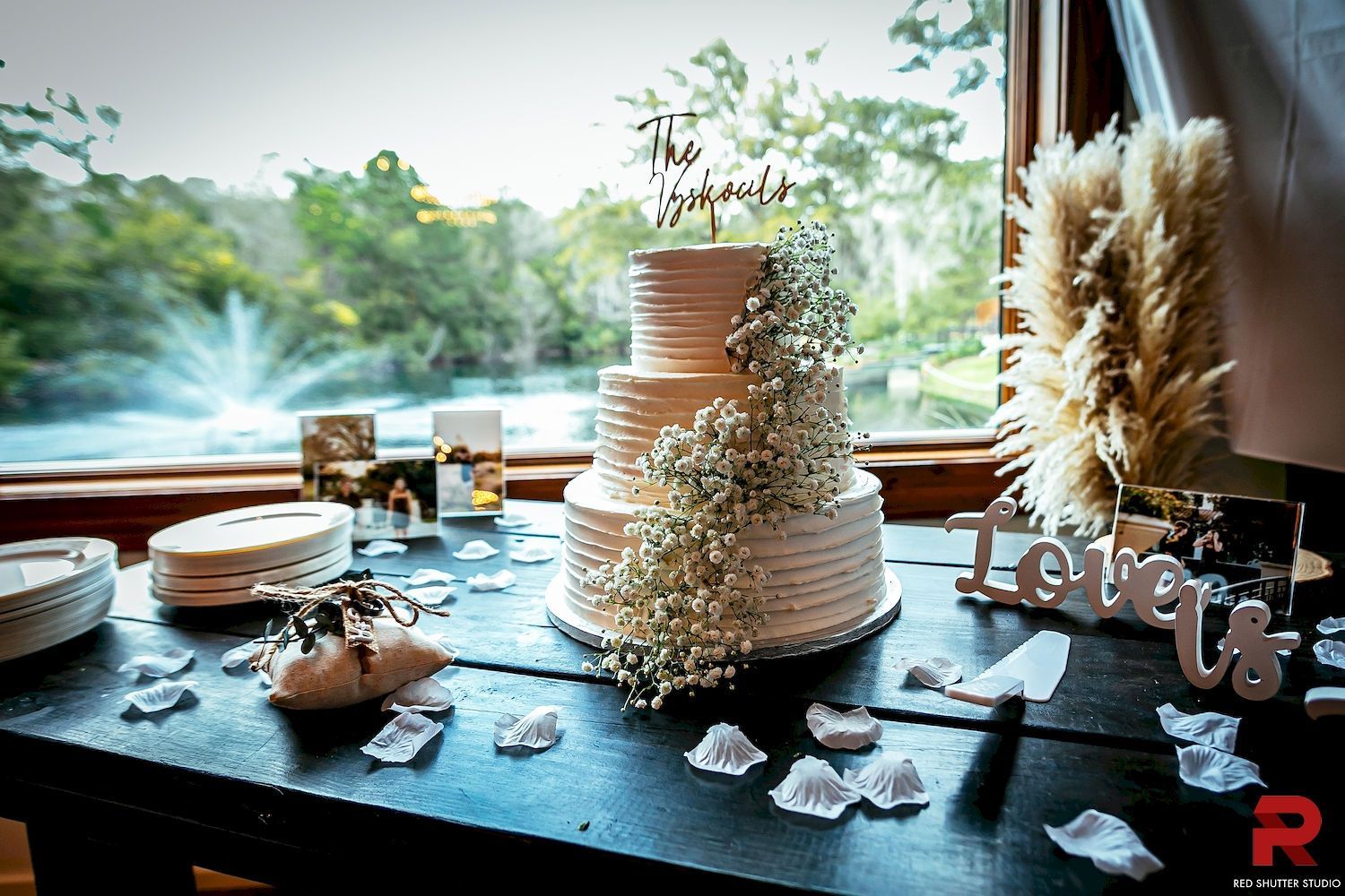 Wedding cake Hart Meadows Ranch