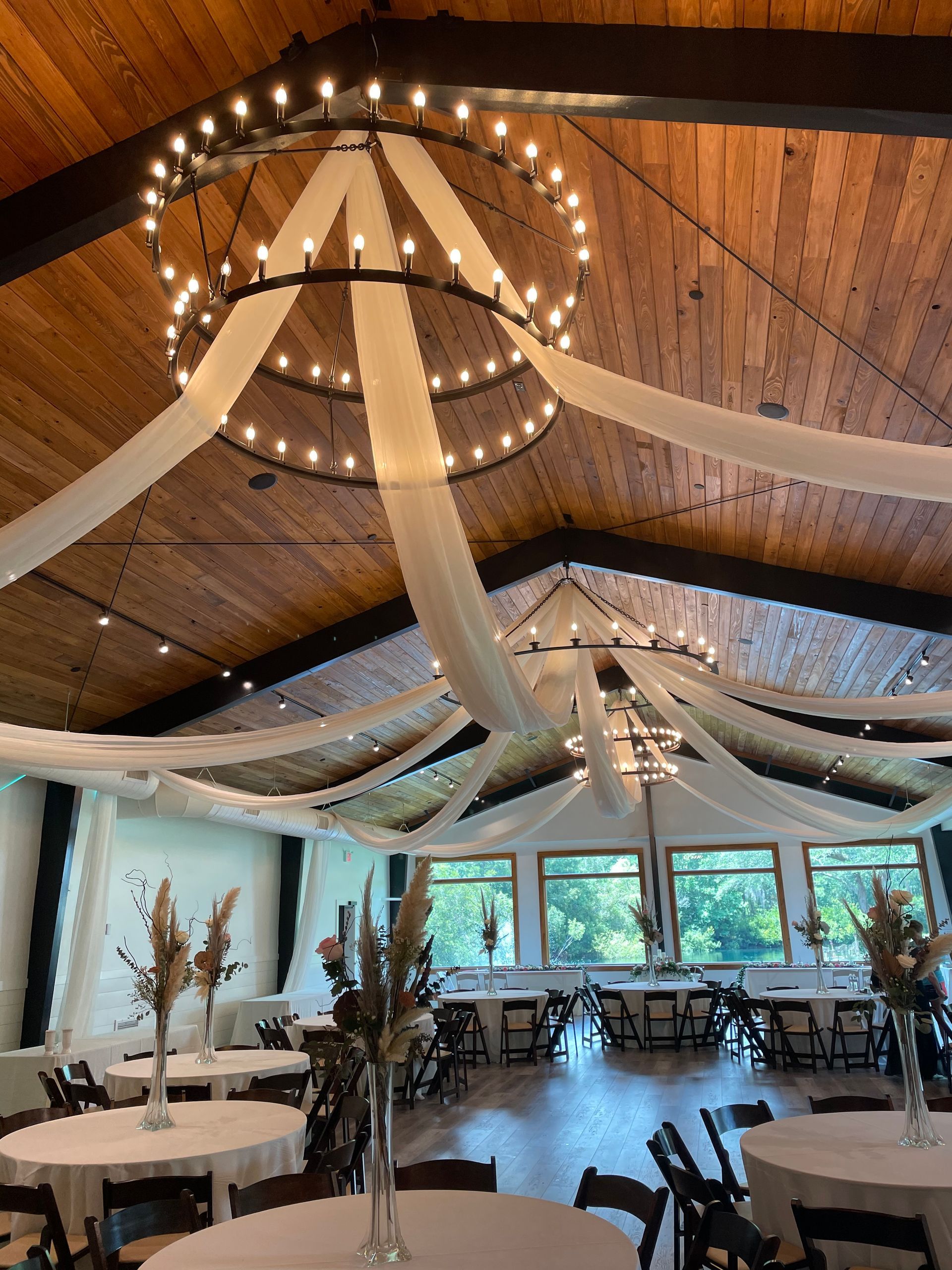Hart Meadows Ranch Oak Hall lighting