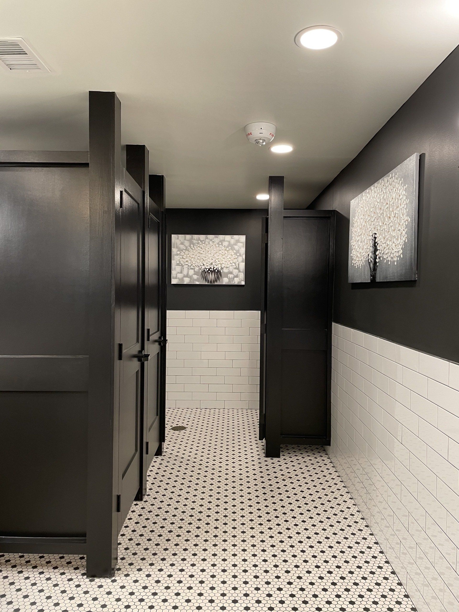 Luxury restrooms at hart meadows ranch charleston outdoor indoor event venue