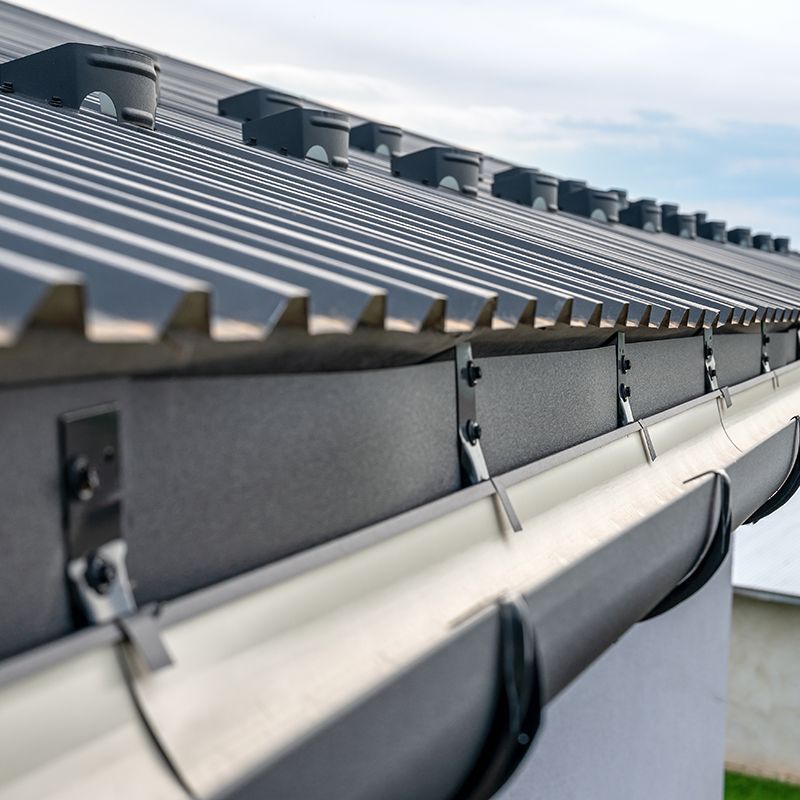Roof With Gutter