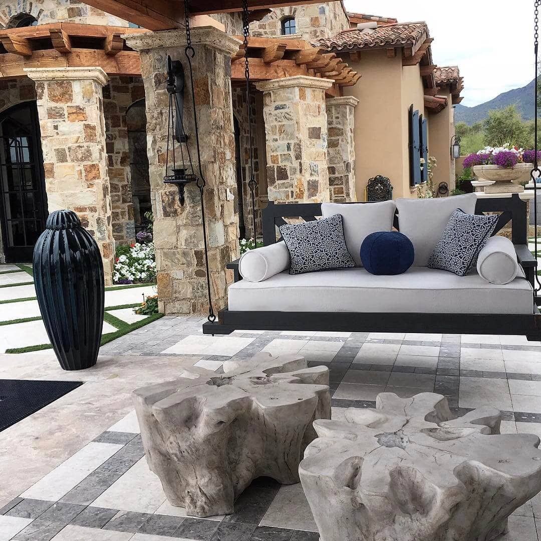 Outdoor Living Spaces: Include a Variety of Seating Options Outdoor Living Spaces: Include a Variety of Seating Options