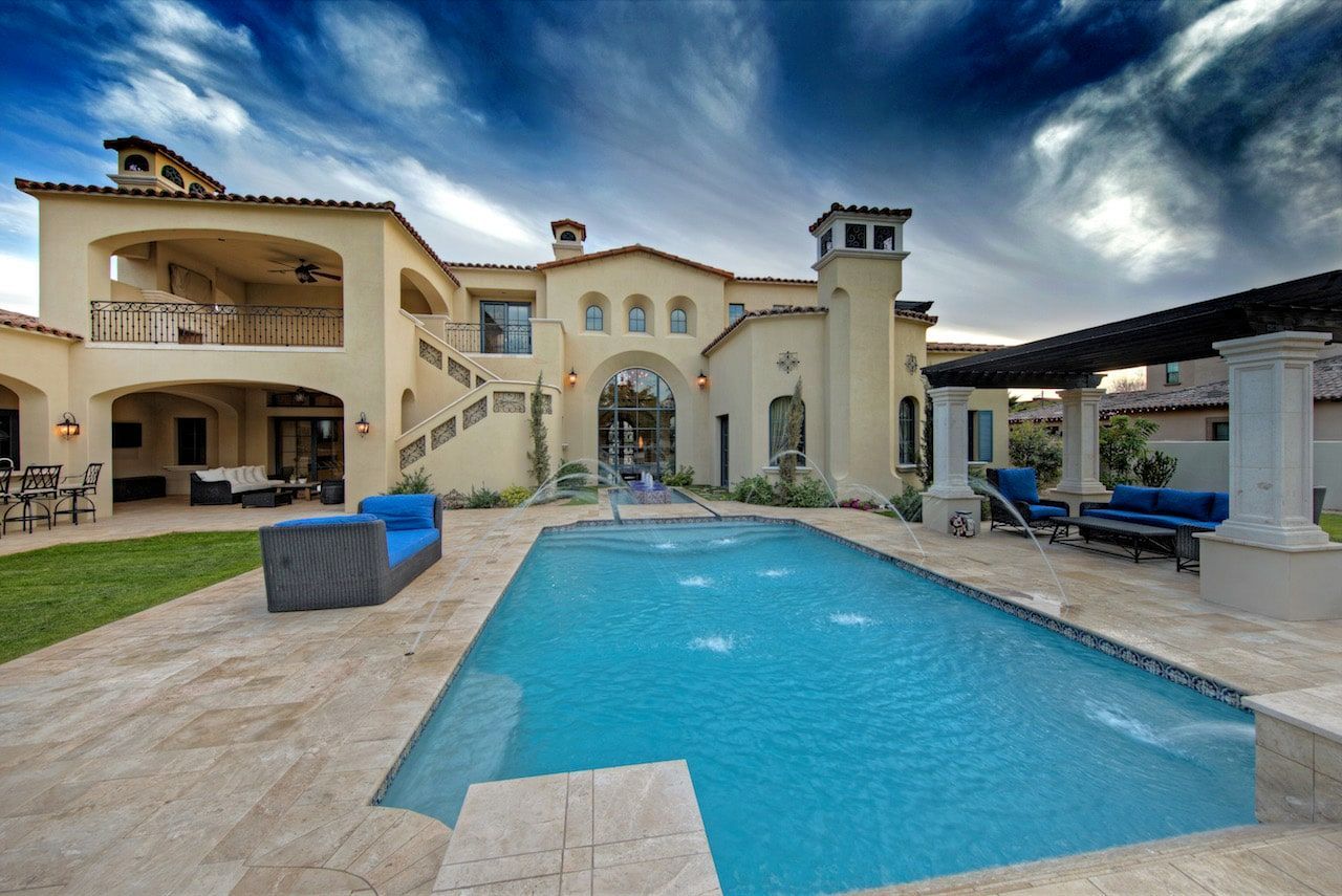 Sunshine Estate’s Backyard Retreat