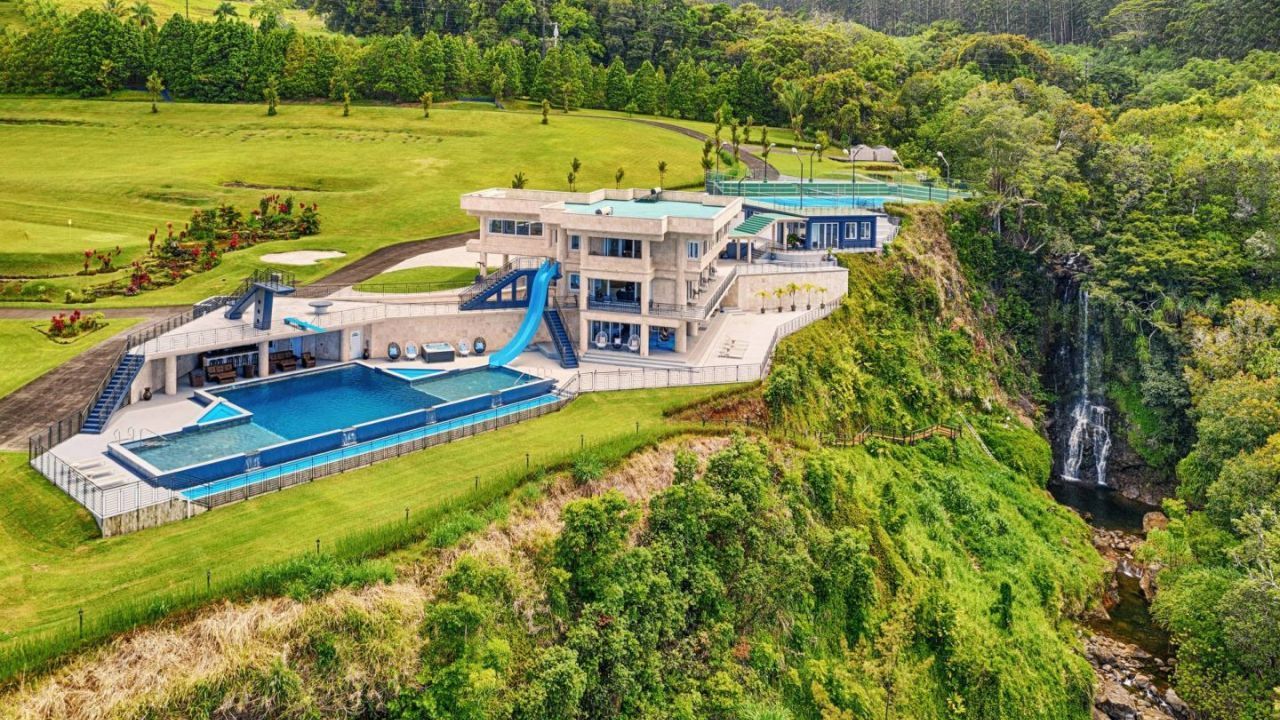 Waterfalling estate