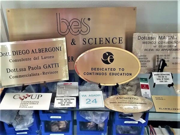 targhe personalizzate in ottone e alluminio