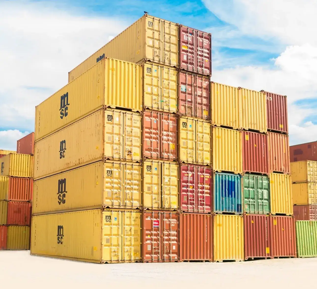 Containers coloridos e empilhados.