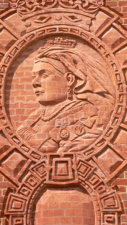 Brick carving. BCD sculpture. The Bombay Sapphire Gind Brick Queen. Laverstoke Mill Gin
