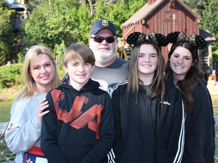dee heinz and her family having a vacation