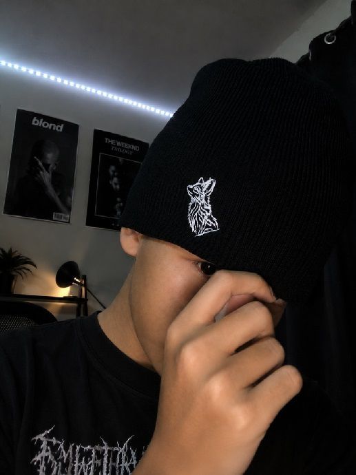 Mens Beanie Closed
