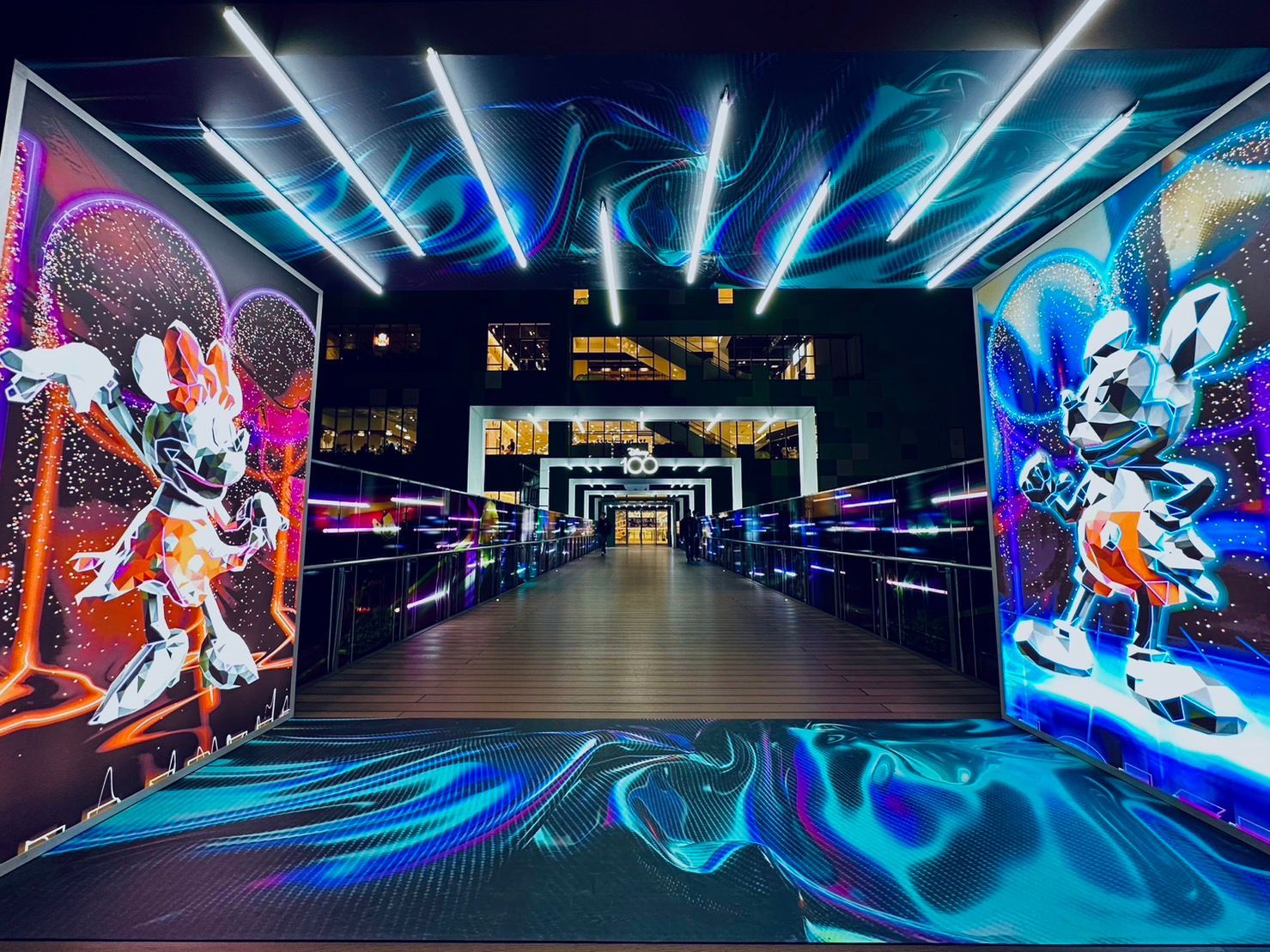 三井MITSUI OUTLET 商場創意佈置  DISNEY 100周年 