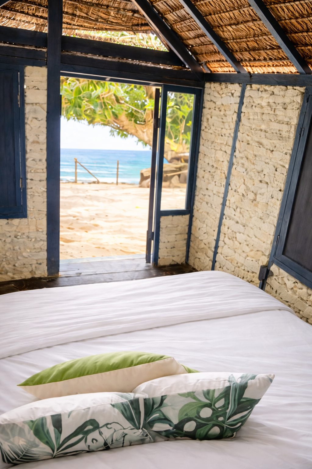 Aore Stone House - Beachfront Bungalow