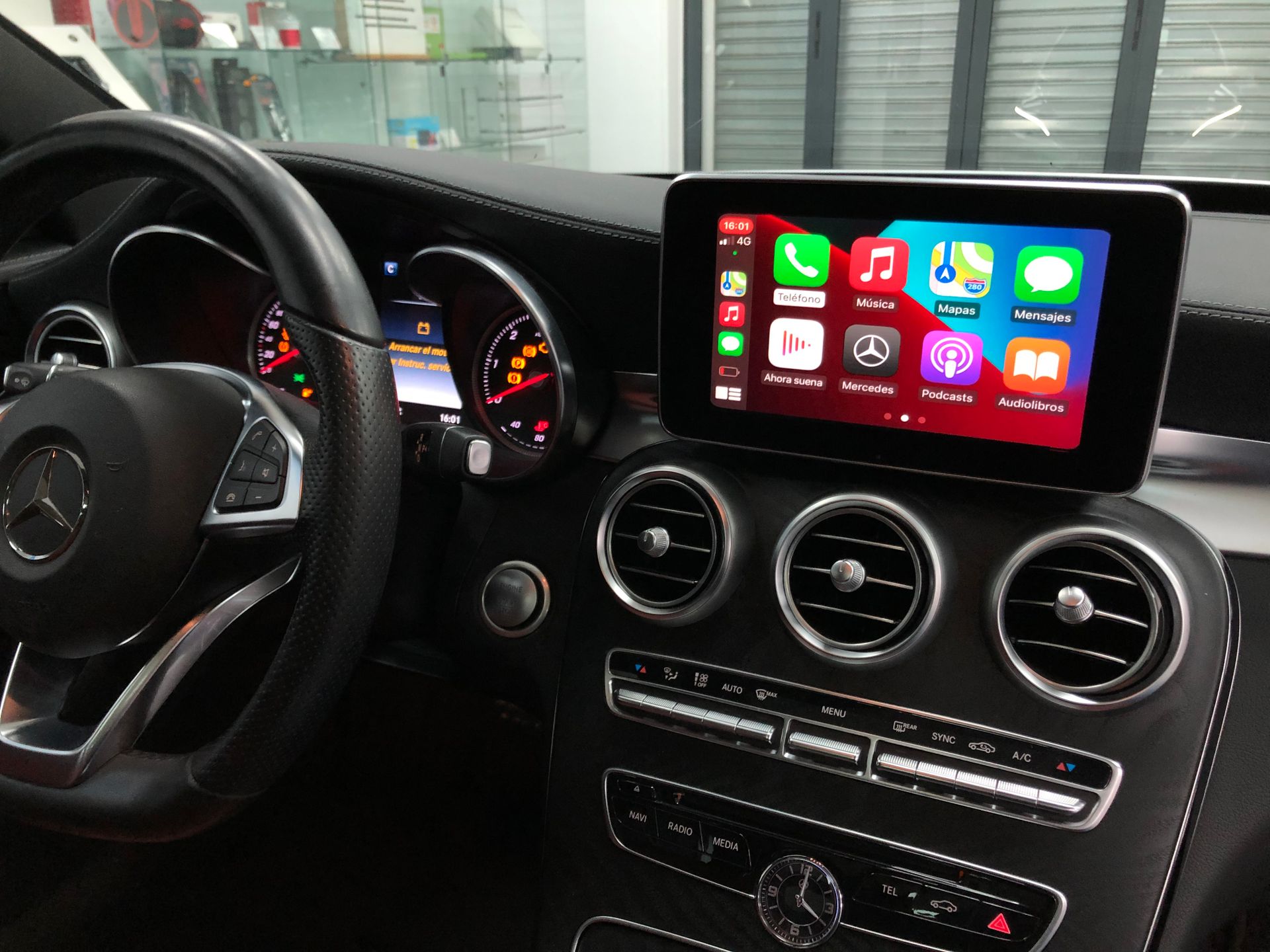 Interface CarPlay / Android Auto en Mercedes clase C W205
